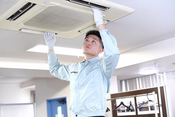 空調工事業者が行う業務用エアコンの点検内容